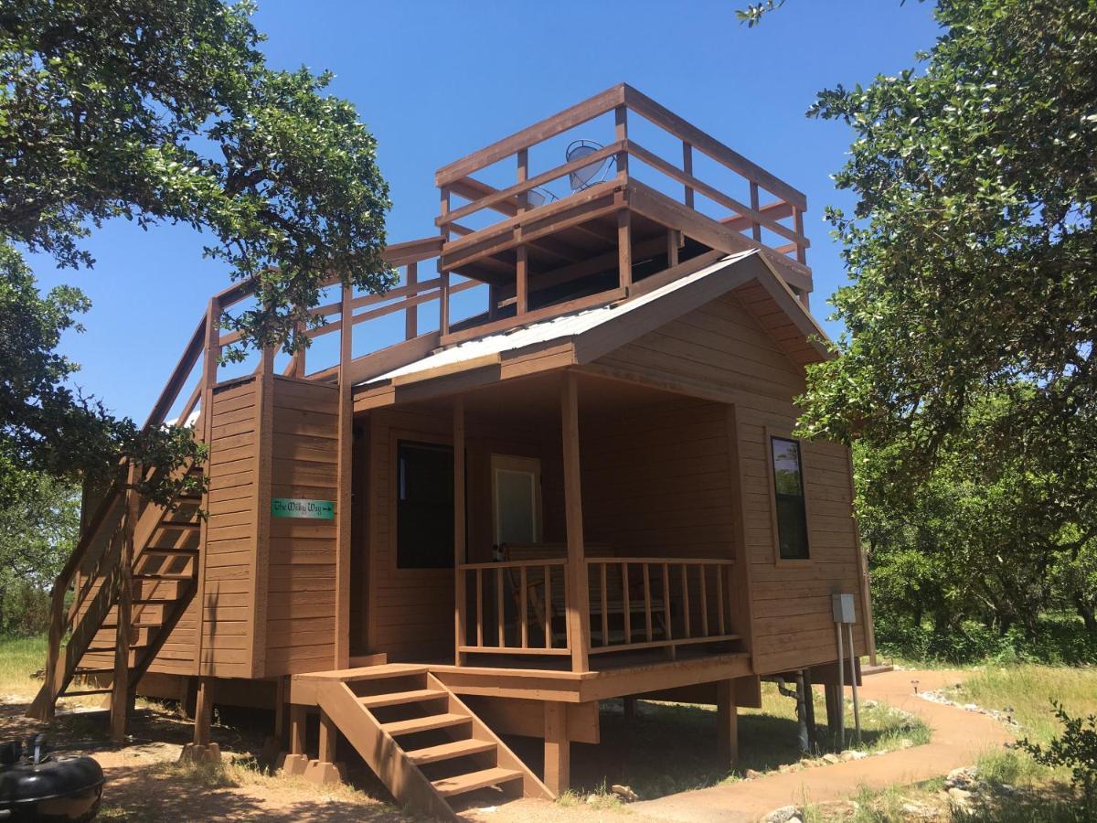 Walnut Canyon Cabins เฟรเดอริกส์เบิร์ก ภายนอก รูปภาพ