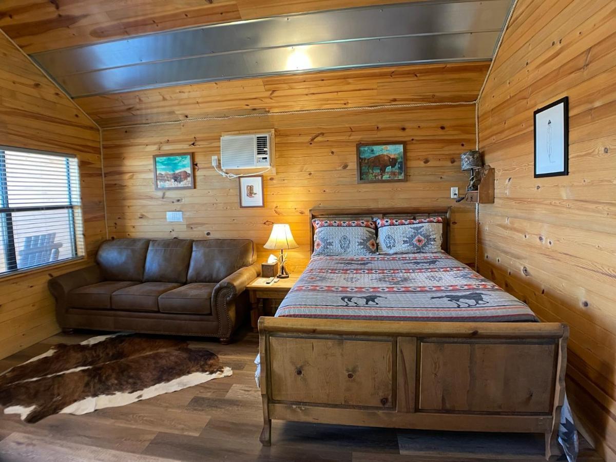 Walnut Canyon Cabins เฟรเดอริกส์เบิร์ก ภายนอก รูปภาพ