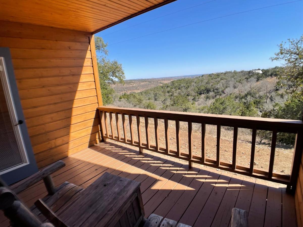 Walnut Canyon Cabins เฟรเดอริกส์เบิร์ก ภายนอก รูปภาพ