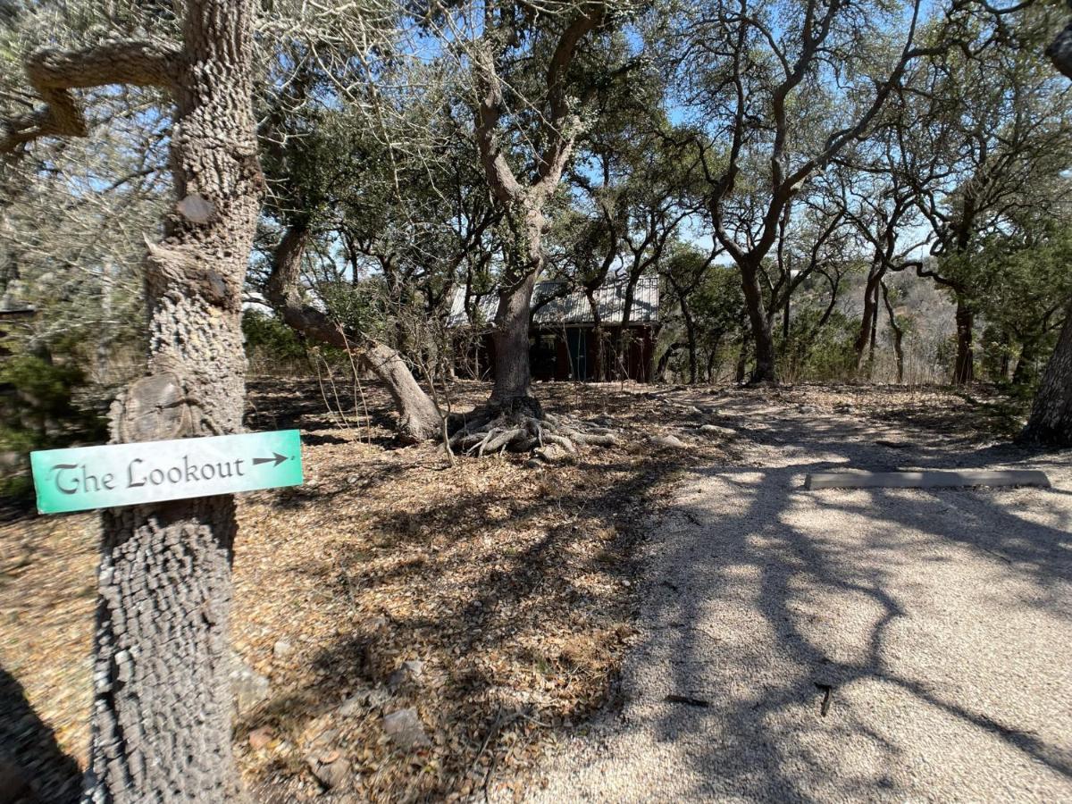 Walnut Canyon Cabins เฟรเดอริกส์เบิร์ก ภายนอก รูปภาพ