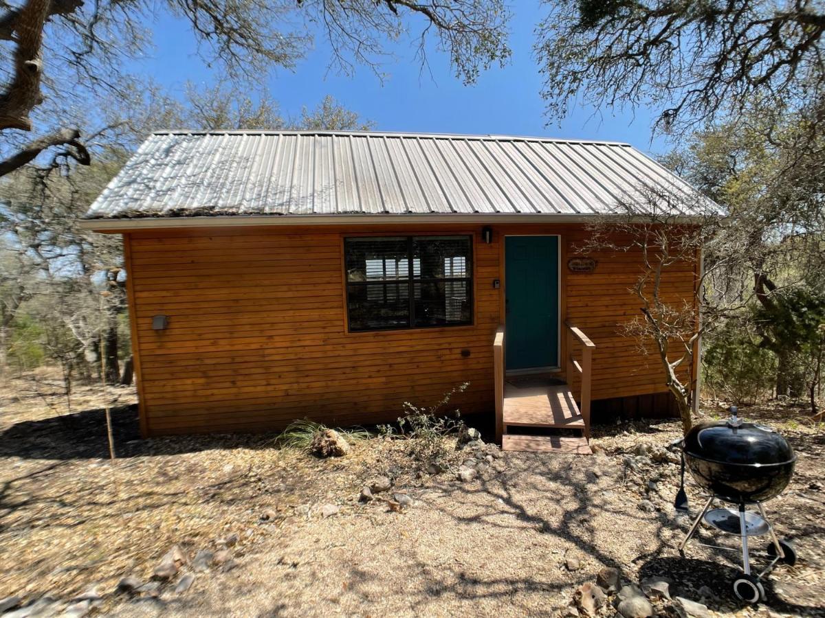 Walnut Canyon Cabins เฟรเดอริกส์เบิร์ก ภายนอก รูปภาพ