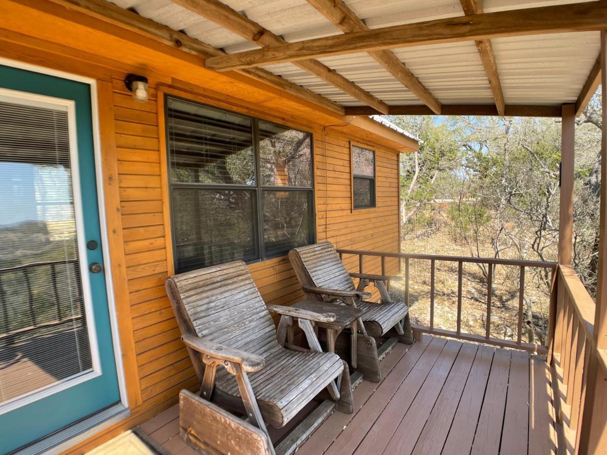 Walnut Canyon Cabins เฟรเดอริกส์เบิร์ก ภายนอก รูปภาพ