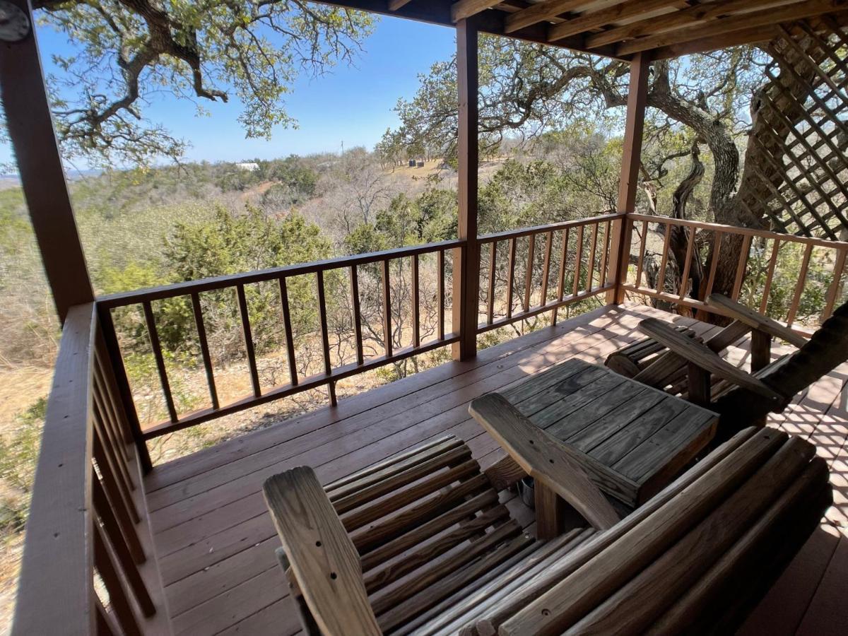 Walnut Canyon Cabins เฟรเดอริกส์เบิร์ก ภายนอก รูปภาพ