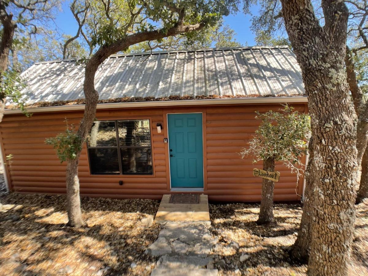 Walnut Canyon Cabins เฟรเดอริกส์เบิร์ก ภายนอก รูปภาพ