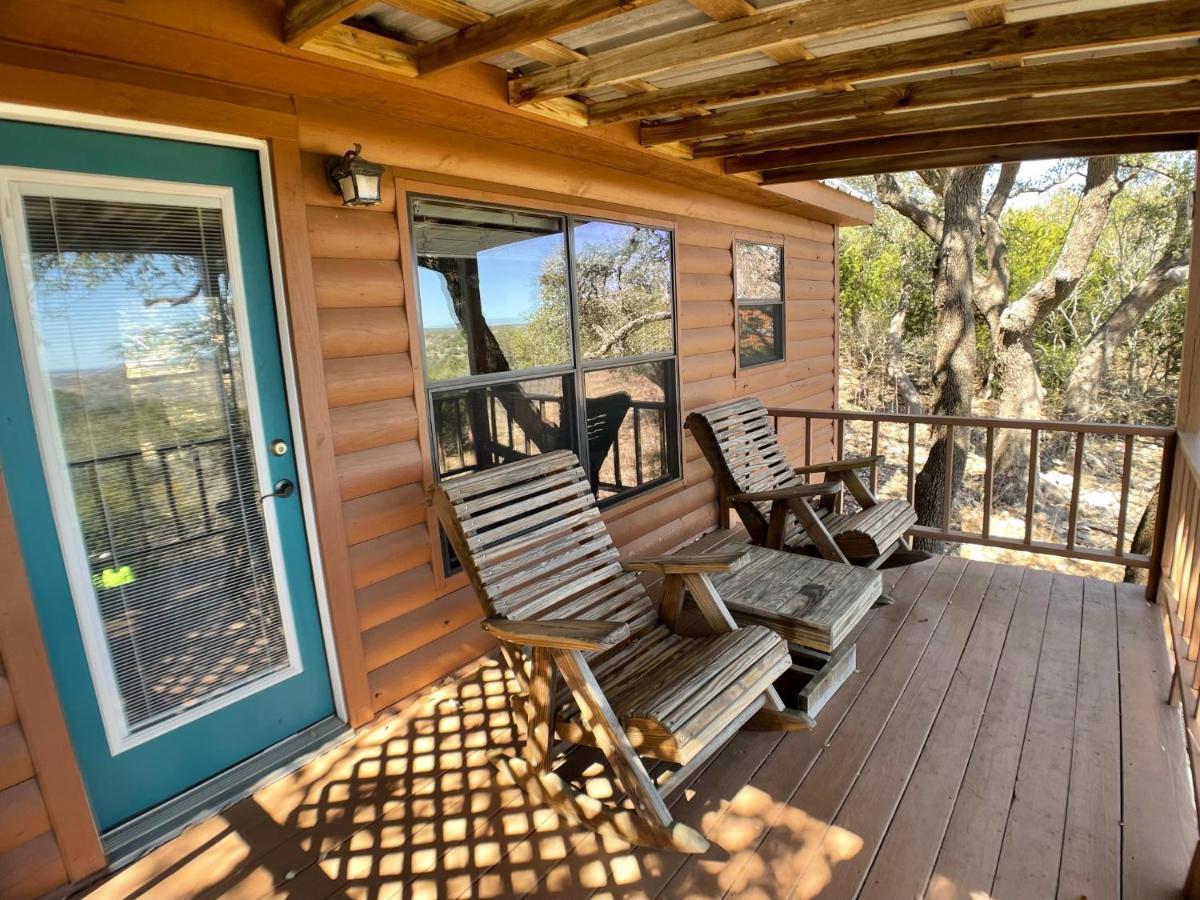 Walnut Canyon Cabins เฟรเดอริกส์เบิร์ก ภายนอก รูปภาพ