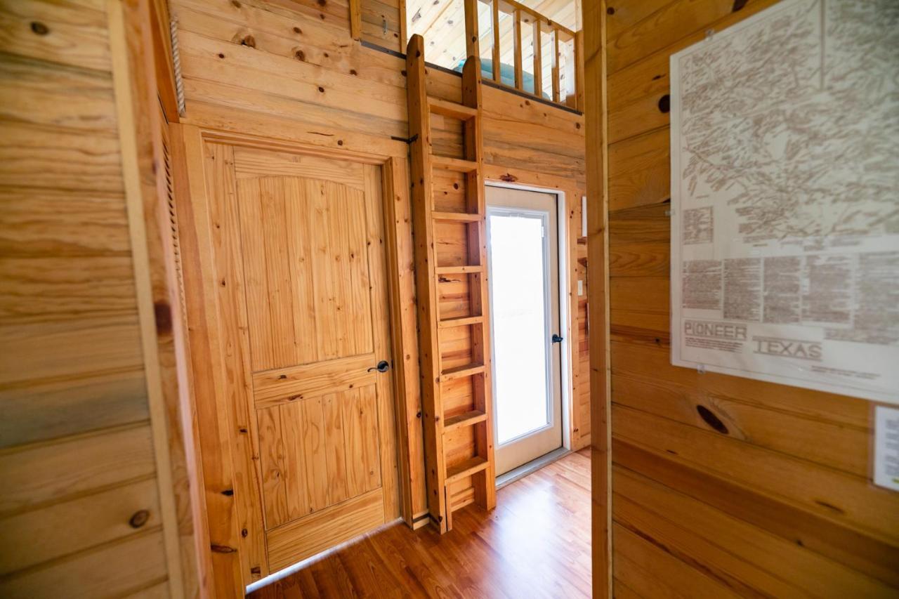 Walnut Canyon Cabins เฟรเดอริกส์เบิร์ก ภายนอก รูปภาพ